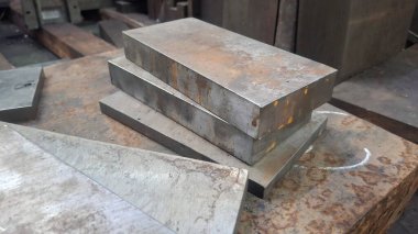 metal ve demir çubuklar