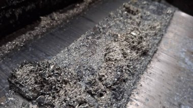 Çelik ve kıvılcımlı metal plaka