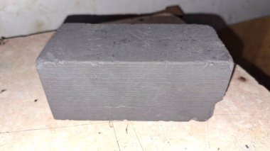 Tahta bir tahtanın yakın plan çekimi.