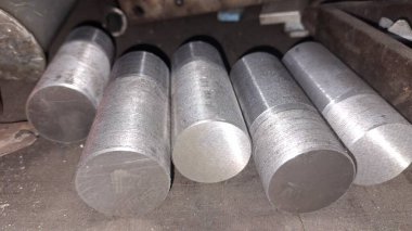 Metal borunun işleyişi. metal ürünleri.