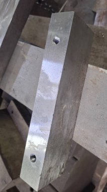 Metal profil yakın - depodaki depoda.