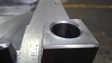 Metal saplı çelik boru