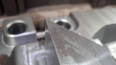 Metal boru atölyede.