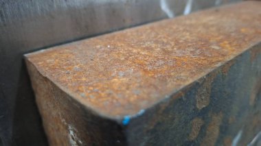Yakın çekim - paslı demirle paslı metal yüzey