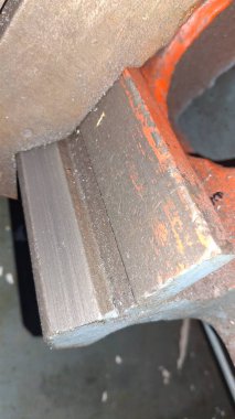 Çatıdaki metal boru.