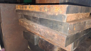 Eski paslı çelik boru