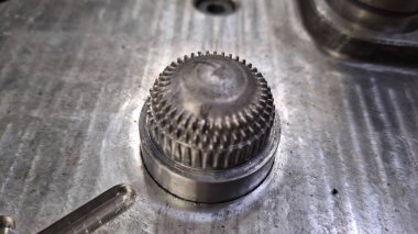 Fabrikada metal teçhizat