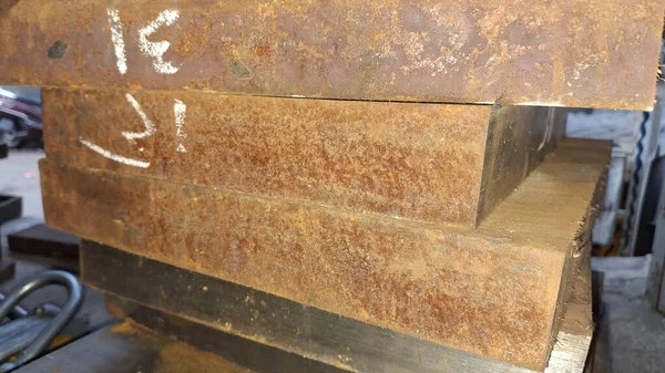 Tahta kesme işlemi ve atölyedeki testere