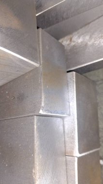 Fabrika endüstrisindeki metal boruları kapatın..