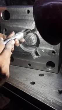 Endüstriyel Nesneler Çiğ Demir Makineler Plastik Parçalar Küf Öldür