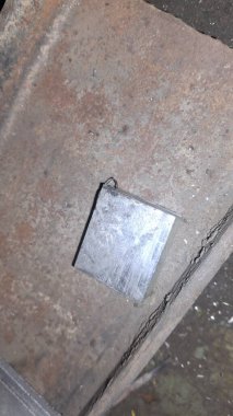 Metal şeklinde eski metal saplı.