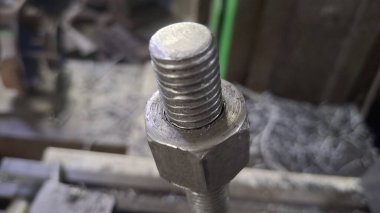 Atölyedeki bir adam.