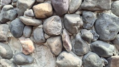 Yaz aylarında Sahilde taş