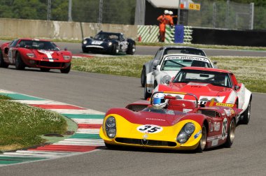 Mugello Tarihi Klasiği 25 Nisan 2014 - ALFA ROMEO T33 / 3 - 1969 Gianluca RATTAZI / Nanni GALLI tarafından Mugello Pisti, İtalya.