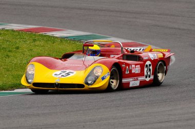 Mugello Tarihi Klasiği 25 Nisan 2014 - ALFA ROMEO T33 / 3 - 1969 Gianluca RATTAZI / Nanni GALLI tarafından Mugello Pisti, İtalya.