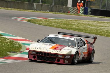 Mugello Tarihi Klasiği - BMW M1 - 1979, İtalya 'nın Mugello Pisti' nde, Christian TRABER tarafından kullanıldı..