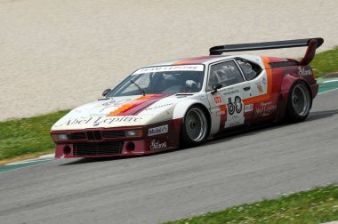 Mugello Tarihi Klasiği - BMW M1 - 1979, İtalya 'nın Mugello Pisti' nde, Christian TRABER tarafından kullanıldı..
