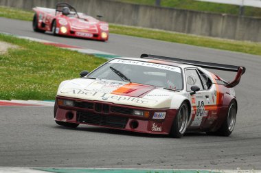 Mugello Tarihi Klasiği - BMW M1 - 1979, İtalya 'nın Mugello Pisti' nde, Christian TRABER tarafından kullanıldı..