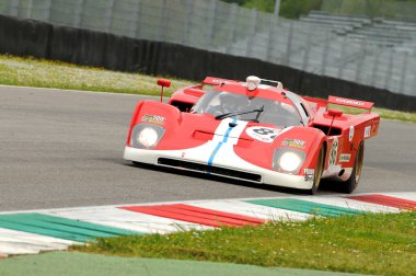 Mugello Tarihi Klasik 25 Nisan 2014 - FERRARI 512 M - 1971 Steven READ ve David FRANKLIN tarafından Mugello Pisti, İtalya 'da yapılan tatbikat sırasında kullanıldı.