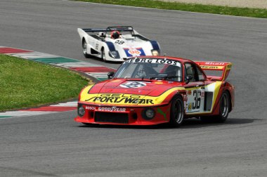 Mugello Tarihi Klasiği 25 Nisan 2014 - PORSCHE 935 - 1978 Stephan MEYERS ve Marc de SIEBENTHAL tarafından İtalya 'nın Mugello Pisti' nde yapılan alıştırmalar sırasında kullanıldı.