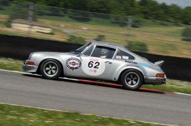 Mugello Tarihi Klasiği: 25 Nisan 2014: PORSCHE 911 RSR 1973 Claudio RODDDARO tarafından Mugello Pisti, İtalya.