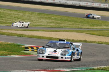 Mugello Tarihi Klasiği 25 Nisan 2014: # 69 LIGIER JS 3 DFV 1971 MR JOHN Of B tarafından Mugello Pisti, İtalya.