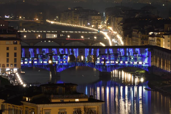 Florencia Diciembre 2020 Famoso Puente Viejo Sobre Río Arno Iluminado — Foto de Stock
