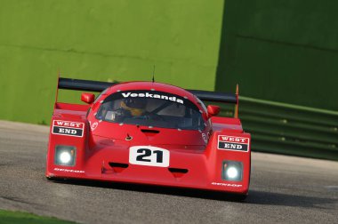 Imola İtalya - 20 Ekim 2012: Luigi Musso Historic GP 2012 etkinliğinde Imola Pisti 'nde Stubber Paul tarafından kullanılan Veskanda.