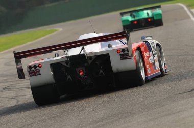 Imola İtalya - 20 Ekim 2012: Luigi Musso Tarihi GP 2012 etkinliğinde Imola Pisti 'nde Watt Adrian tarafından yürütülen ARGO JM19C.