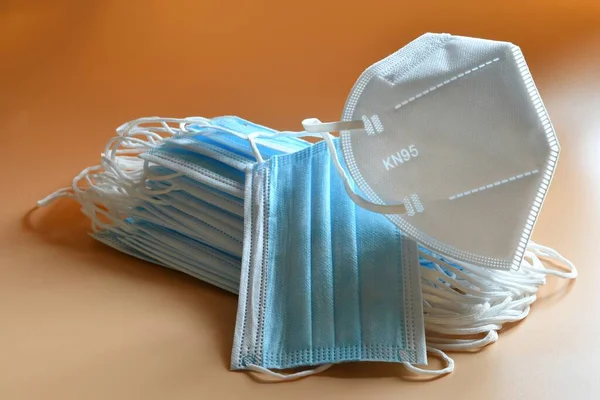 Wit Kn95 N95 Masker Met Antiviraal Medisch Masker Voor Bescherming — Stockfoto