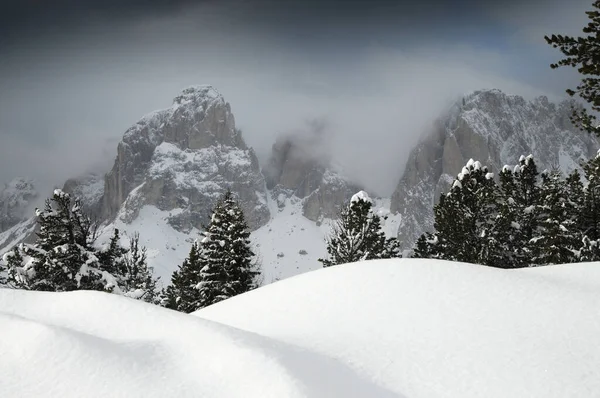 Hermosa Vista Del Sassolungo Grupo Dolomita Cerca Canazei Tirol Del — Foto de Stock