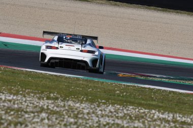 Scarperia, 25 Mart 2021: Zakspeed Takımı 'ndan Mercedes-AMG GT3 Kireev-Stolyarov-Shaytar tarafından İtalya' daki Mugello Pisti 'nde yapılan 12..