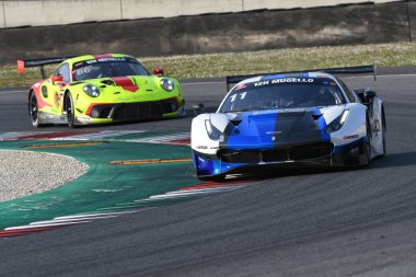 Scarperia, 25 Mart 2021: Ferrari 488 MiddleCap takımından Scuderia Praha Team ile yarışıyor King-Vboh-Vboh tarafından sürülüyor.