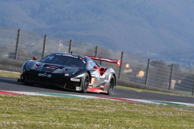 Scarperia, 25 Mart 2021: Ferrari 488 MiddleCap takımından Scuderia Praha Team ile yarışıyor King-Vboh-Vboh tarafından sürülüyor.