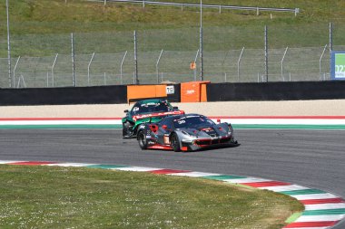 Scarperia, 25 Mart 2021: Gostner-Sernagiotto tarafından sürülen Mercedes-AMG GT3 yarışı İtalya Mugello Pisti 'nde 12: 00 Hankook Yarışı sırasında gerçekleşti.