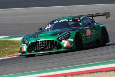Scarperia, 25 Mart 2021: Gostner-Sernagiotto tarafından sürülen Mercedes-AMG GT3 yarışı İtalya Mugello Pisti 'nde 12: 00 Hankook Yarışı sırasında gerçekleşti.