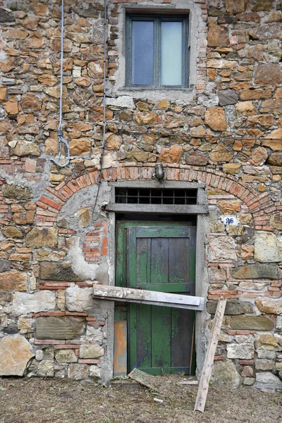 Старый Заброшенный Полуразрушенный Каменный Дом Тосканской Сельской Местности Италии — стоковое фото
