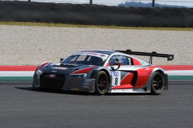 Mugello Pisti, İtalya - 15 Temmuz 2017: AUDI R8 LMS GT3 AUDI SPORT İtalyan Takımı GHIRELLLI Vittorio - TRELUYER Benoit, Campionato Italiano GT Mugello Pisti.