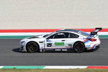 Mugello Pisti, İtalya - 15 Temmuz 2017: BMW M6 GT3 - BMW Italia Team 'in Süper GT3 kategorisi, A. Cerqui ve S. Comandini, Mugello Circuit' te Campionato Italiano GT.