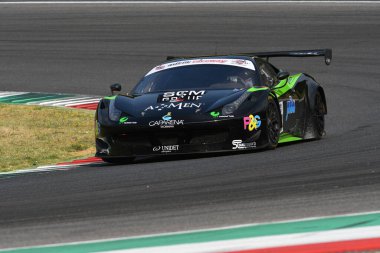 Mugello Pisti, İtalya - 15 Temmuz 2017: Ferrari 458 GT3 Kolay Yarış Takımı LA MAZZA Francesco - MAGLI Marco, Campionato Italiano GT Mugello Pisti.