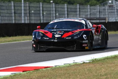 Mugello Pisti, İtalya - 15 Temmuz 2017: Ferrari 488 kolay yarış takımı SCHIRO 'Niccolo' - CIOCI Marco, Campionato Italiano GT Mugello Pisti.