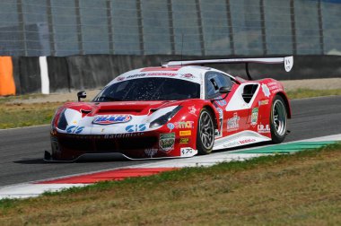 Mugello Pisti, İtalya - 15 Temmuz 2017: Ferrari 488 GT3 Scuderia BAL Cheever III Edward - MALUCELLI Matteo, Campionato Italiano GT Mugello Circuit.