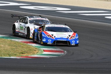 Mugello Pisti, İtalya - 15 Temmuz 2017: Lamborghini Huracan GT3S Ombra S. Ekibi BERETTA Michele - FRASSINETI Alex, Mugello Pisti 'nde Campionato Italiano GT.
