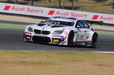 Mugello Pisti - 17 Temmuz 2016: BMW M6 GT3 - BMW Italia Team 'den Süper GT3 Sınıfı, A Cerqui ve S. Comandini, Campionato Italiano GT Mugello Circuit, İtalya.