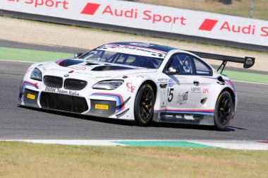 Mugello Pisti - 17 Temmuz 2016: BMW M6 GT3 - BMW Italia Team 'den Süper GT3 Sınıfı, A Cerqui ve S. Comandini, Campionato Italiano GT Mugello Circuit, İtalya.