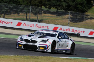 Mugello Pisti - 17 Temmuz 2016: BMW M6 GT3 - BMW Italia Team 'den Süper GT3 Sınıfı, A Cerqui ve S. Comandini, Campionato Italiano GT Mugello Circuit, İtalya.