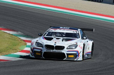 Mugello Pisti - 17 Temmuz 2016: BMW M6 GT3 - BMW Italia Team 'den Süper GT3 Sınıfı, A Cerqui ve S. Comandini, Campionato Italiano GT Mugello Circuit, İtalya.