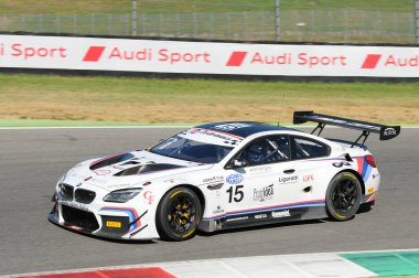 Mugello Pisti - 17 Temmuz 2016: BMW M6 GT3 - BMW Italia Team 'den Süper GT3 Sınıfı, A Cerqui ve S. Comandini, Campionato Italiano GT Mugello Circuit, İtalya.