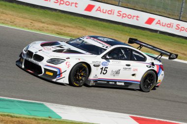 Mugello Pisti - 17 Temmuz 2016: BMW M6 GT3 - BMW Italia Team 'den Süper GT3 Sınıfı, A Cerqui ve S. Comandini, Campionato Italiano GT Mugello Circuit, İtalya.