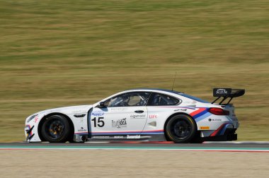 Mugello Pisti - 17 Temmuz 2016: BMW M6 GT3 - BMW Italia Team 'den Süper GT3 Sınıfı, A Cerqui ve S. Comandini, Campionato Italiano GT Mugello Circuit, İtalya.